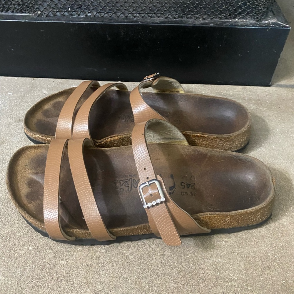 Birkenstock Birki’s Strappy Sandals with rhinestone buckle size 7 leather women